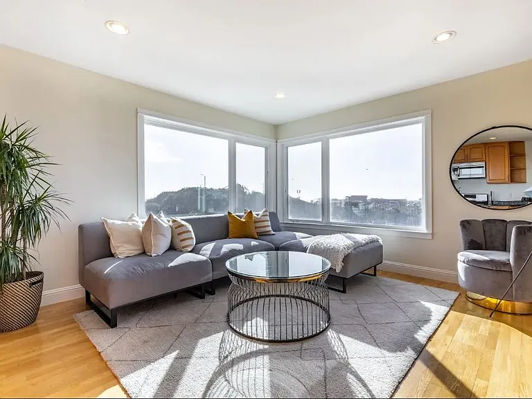 2690 Great Hwy #206 — Photo 1