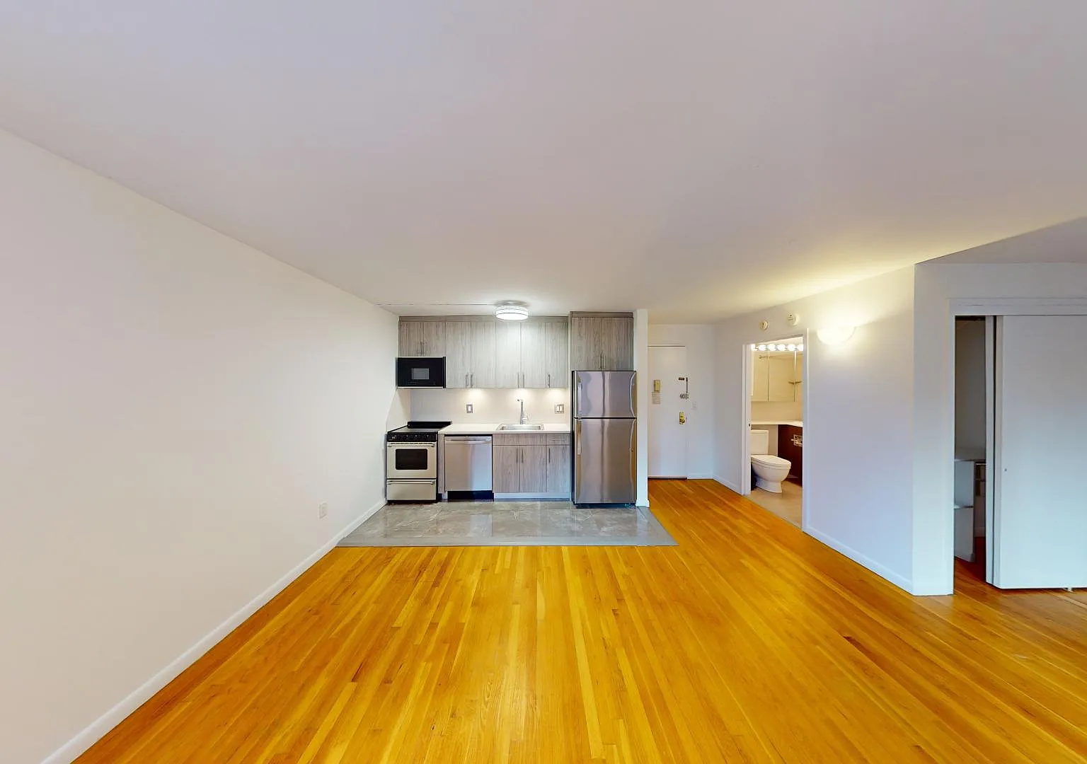 121 Reade Street — Photo 3