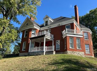601 N 3rd St, Louisiana, MO 63353