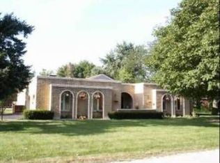 1711 Southlawn Pl, Aurora, IL 60506