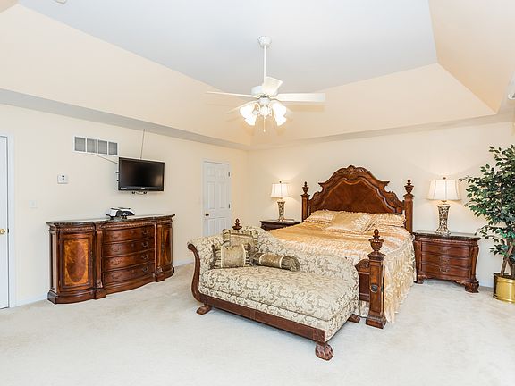 3rd image of 15205 Lamella Ct