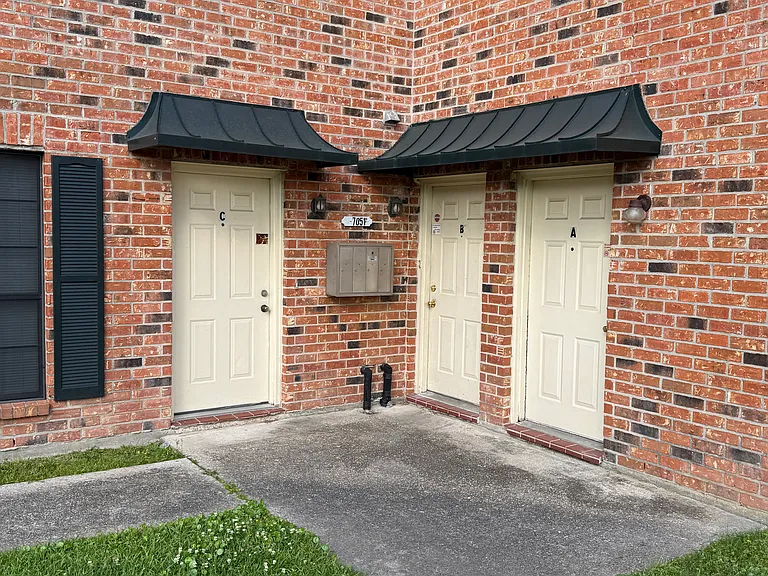 7051 Perkins Place Ct #B — Photo 24