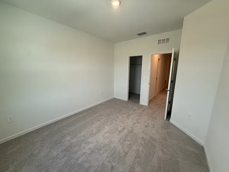3151 Kurtz Ter — Photo 15