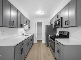 1669 Ishnala Dr APT 103, Naperville, IL 60565