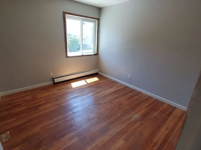 4635 S. 23rd Street - 12 Unit + Parking Lot — Photo 11