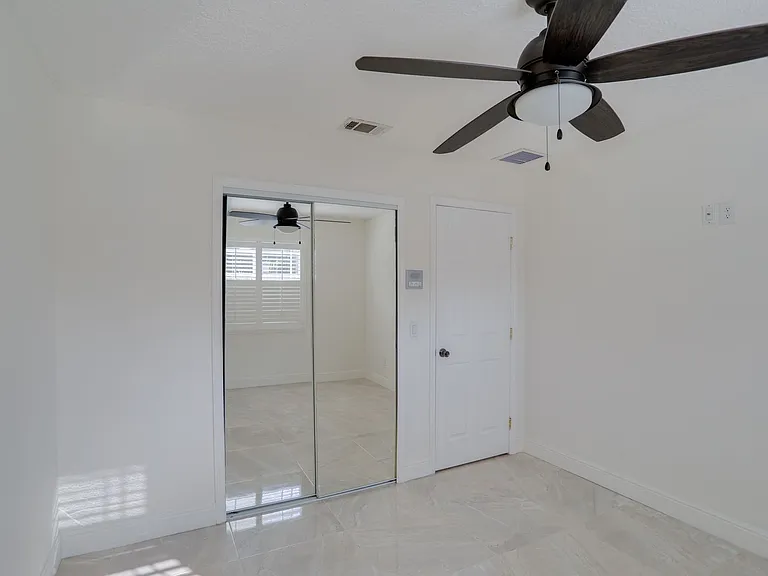633 Spring Oaks Blvd — Photo 20