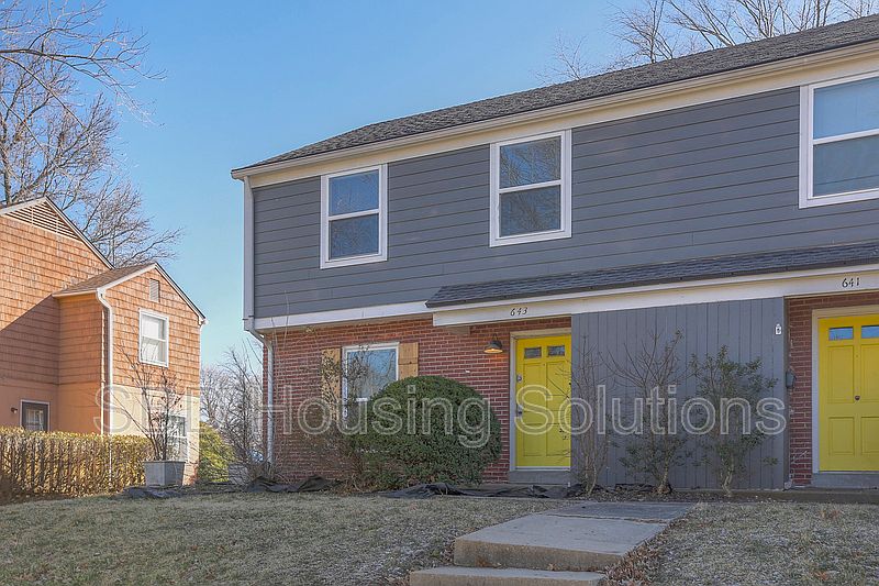 1st image of 643 E Meyer Blvd