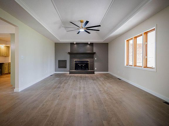 5th image of 489 Meadowview Drive