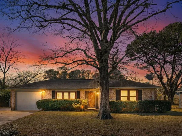 7737 Ovaldale Dr, North Charleston, SC 29418