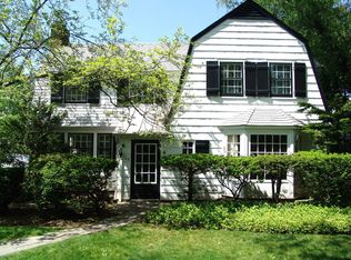 125 Park Ln, Little Neck, NY 11363