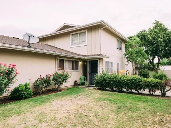 4924 N Holt Ave APT 204, Fresno, CA 93705