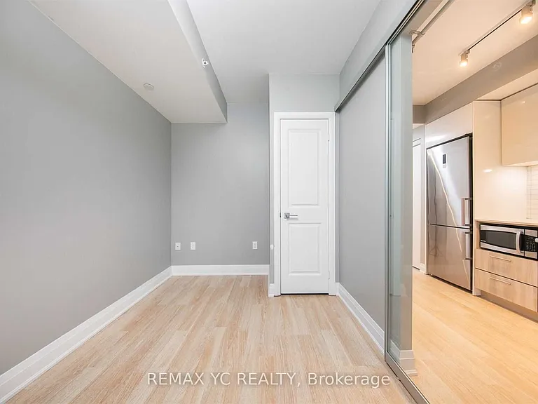 251 Jarvis St #806 — Photo 8
