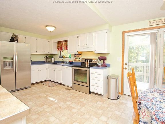 3rd image of 4004 Seymour Ln