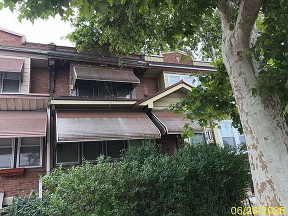 3rd image of 931 S 59th St