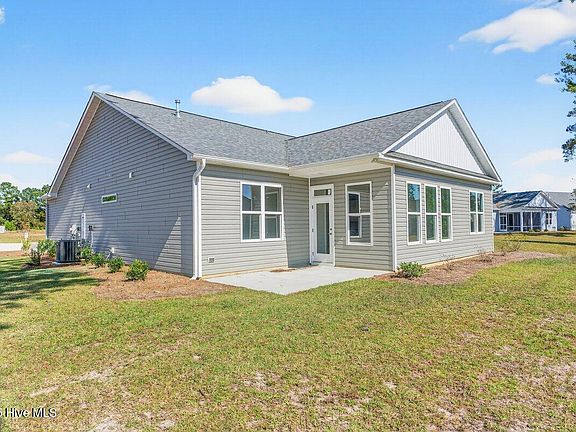 3rd image of 3797 Summer Breeze Court NE