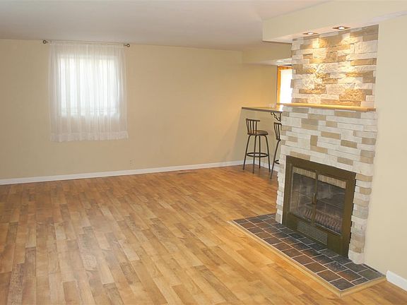 4th image of 1638 Greenwood Dr