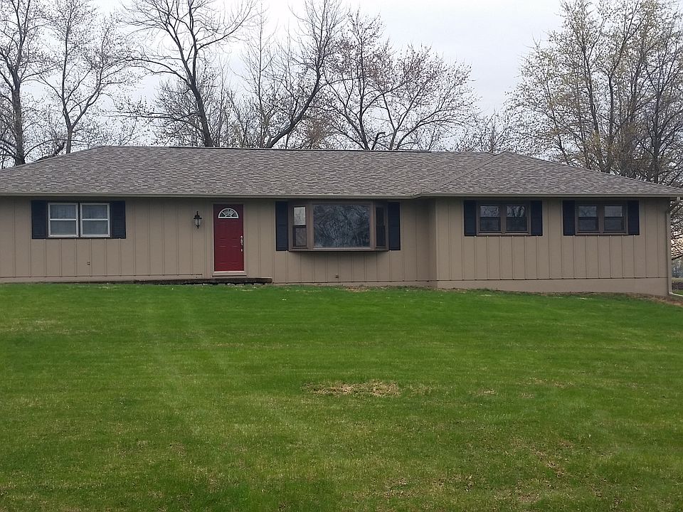 1st image of 150 W Sioux Dr