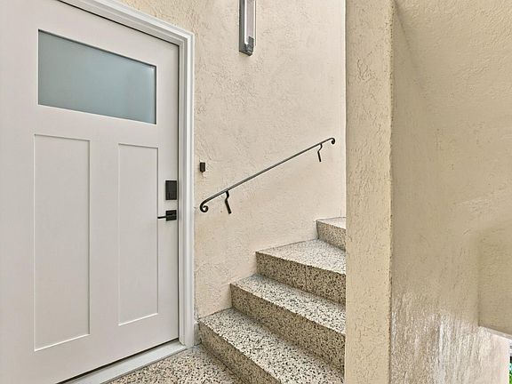 2nd image of 618 Peralta Ave