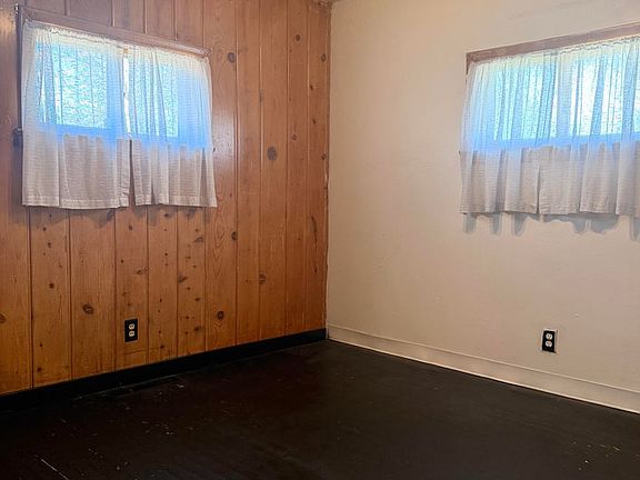 5th image of 117 Pine St