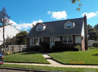 56 Sherwood Rd, Levittown, NY 11756