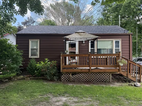 1317 E 28th St, Des Moines, IA 50317