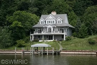 929 Park St photo 1