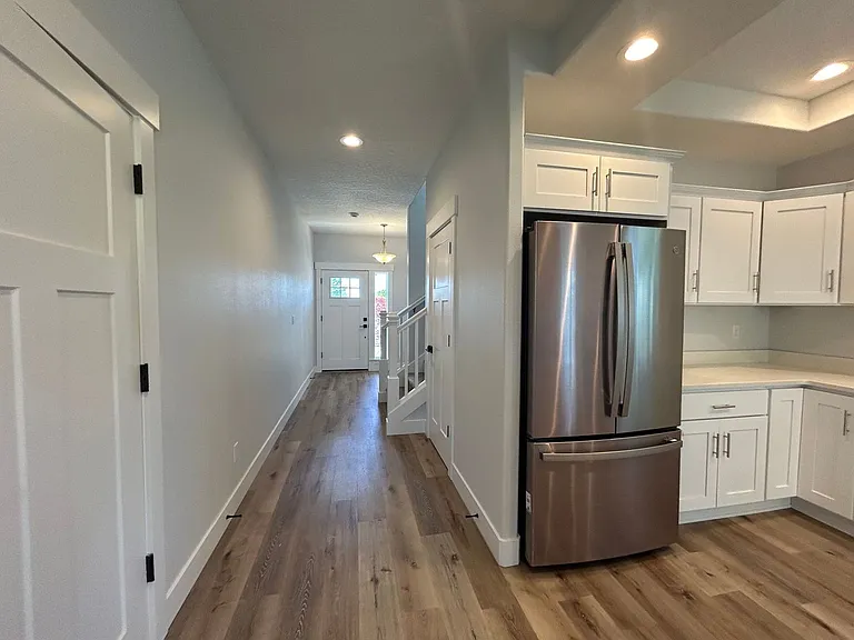 786 Maple St — Photo 8