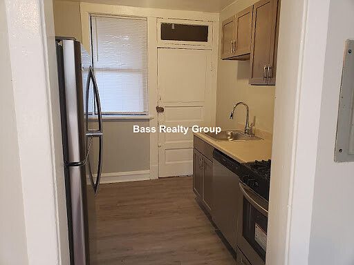4th image of 7002 N Paulina St #3