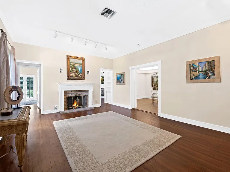 2400 Delmar Pl — Photo 14