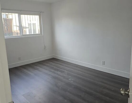 3rd image of 1028 N Ardmore Ave #C