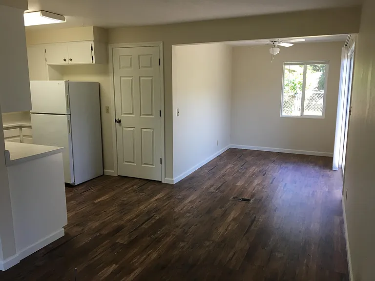 603 NW Linden Ave #603 — Photo 3