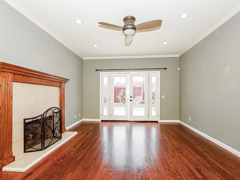 635 Pilgrim Dr — Photo 5