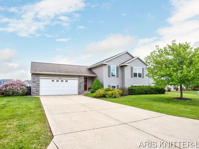 2484 Black Brook Dr, Zeeland, MI, 49464