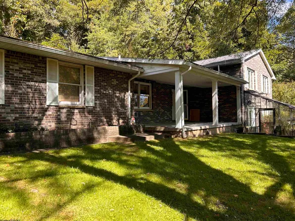 15 Troy Ln, Fairmont, WV 26554