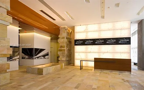 500 Brickell Ave Photo 1