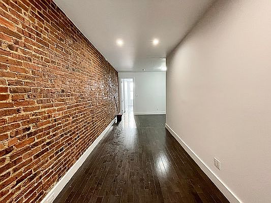 3rd image of 173 Maujer St #2B
