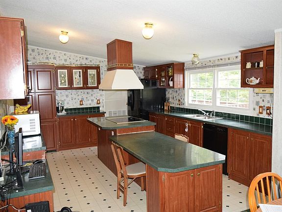 2nd image of 110 Tracie Dr