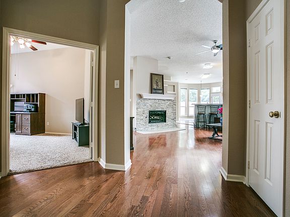 5th image of 2720 Hyacinth Dr
