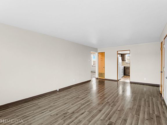 3rd image of 1317 Calumet Ave APT 4