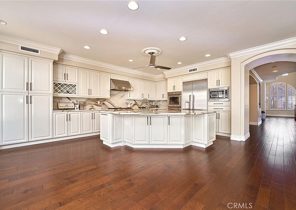 1st image of 1009 N Antonio Cir