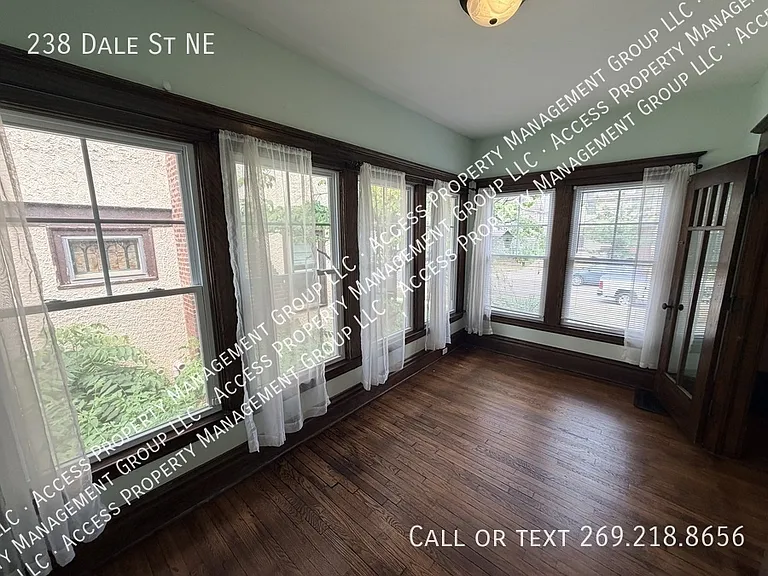 238 Dale St NE — Photo 8