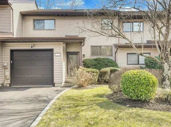 3 Northgate Court #3, Melville, NY 11747