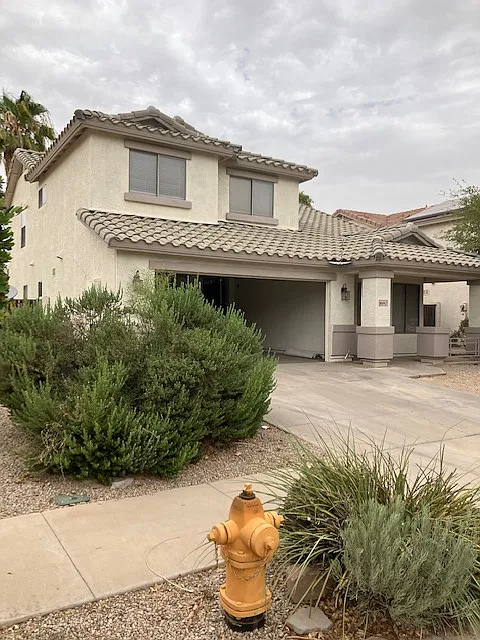 4 bed, 2.5 bath, 2038 sqft, $2,195 — Photo 2