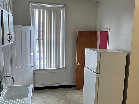 5th image of 2610 Jefferson Ave #2