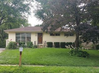 8069 Castelar St, Omaha, NE 68124