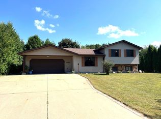 4040 Lindstrom Ln, Stevens Point, WI 54482