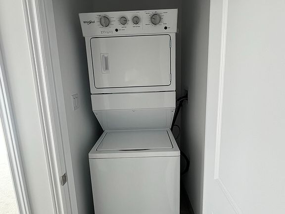 5th image of 3573 Post Rd