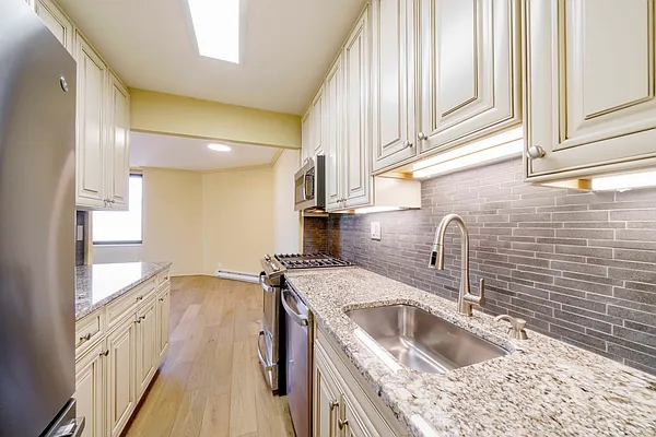 Sold by SERHANT. | media 2