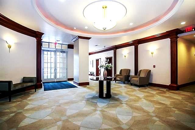 1st image of 360 W Washington Ave Unit 1109