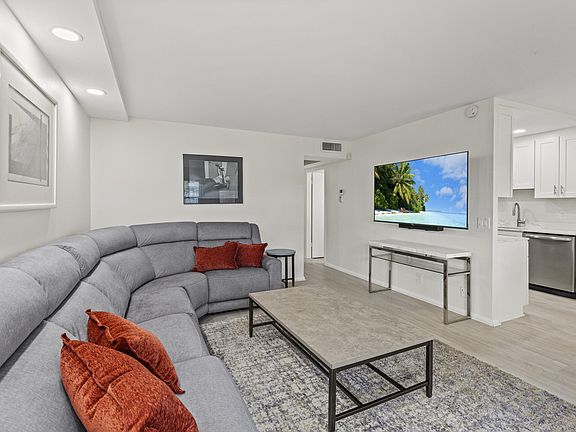 4th image of 2069 Guildford D